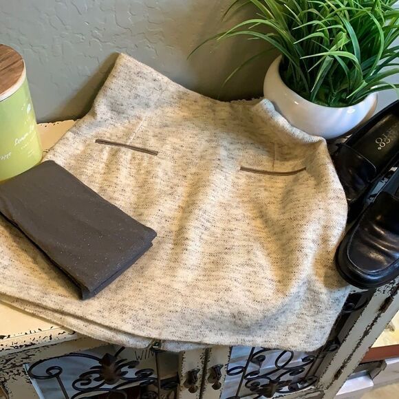 𝅺amber Sakai tweed skirt. - Picture 1 of 6